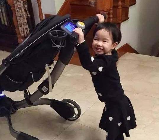 带你看看黄奕住的豪宅，如今生活依然很幸福，跟女儿一起生活