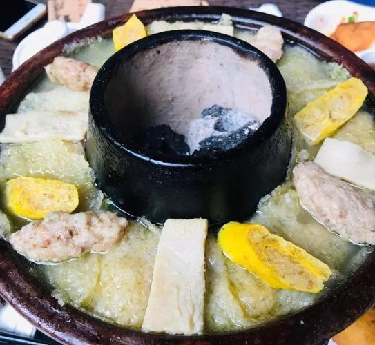 三、腾冲美食推荐：银杏村