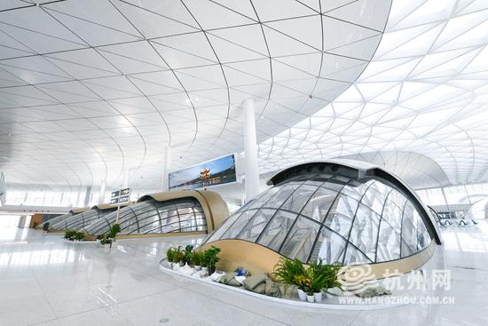 杭州地铁16号线最新情况（复兴号驶出云之城）(3)