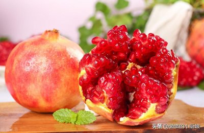 ​石榴怎么剥皮小妙招（轻松剥石榴的方法）