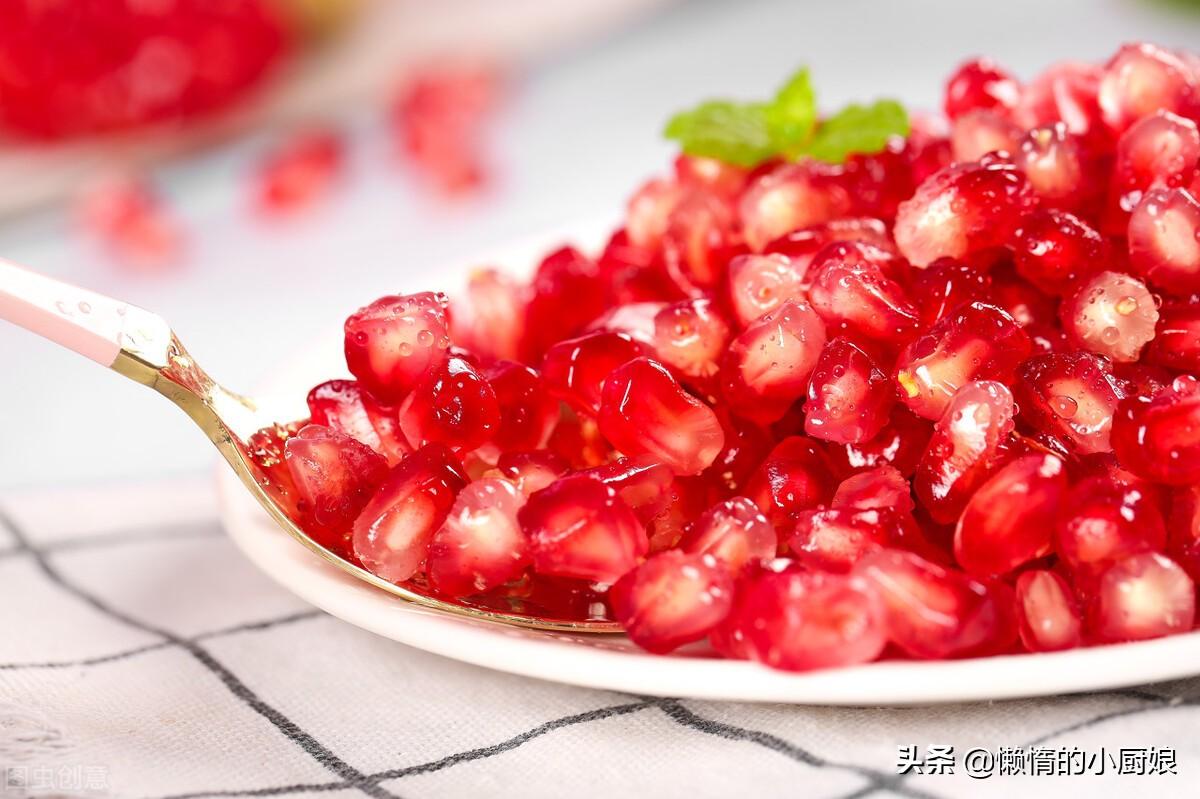 石榴怎么剥皮小妙招（轻松剥石榴的方法）(图3)