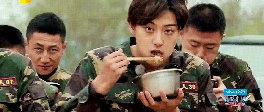 表情包黄子韬是什么样的人（黄子韬的表情包）