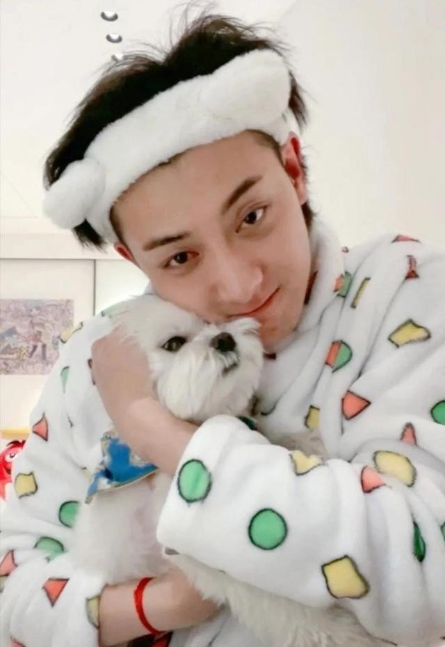 表情包黄子韬是什么样的人（黄子韬的表情包）