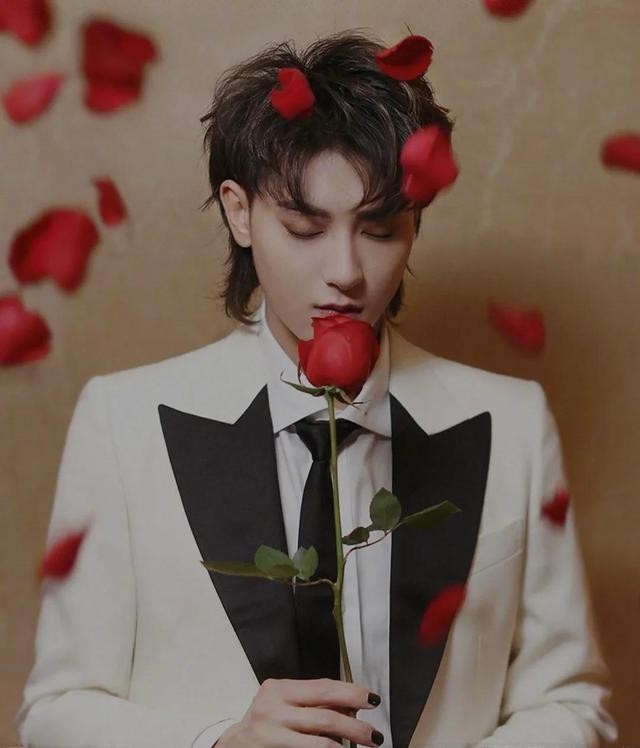 表情包黄子韬是什么样的人（黄子韬的表情包）