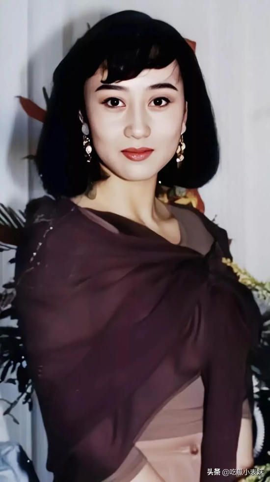 香港女神利智不愧是“最美亚姐”，盘点其惊艳写真照合集