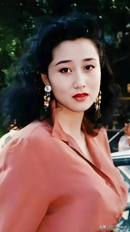 香港女神利智不愧是“最美亚姐”，盘点其惊艳写真照合集