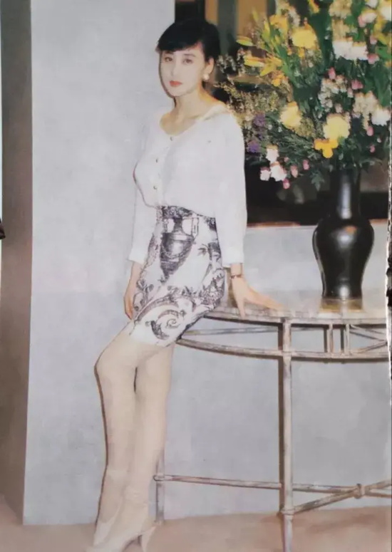 香港女神利智不愧是“最美亚姐”，盘点其惊艳写真照合集