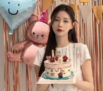 ​沈梦辰豪宅庆生！抱枕 6000 多，汪涵胡子花白眼袋明显