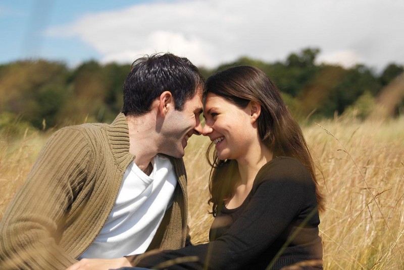 怎样接吻的方法(接吻是技术活总共9种方法)