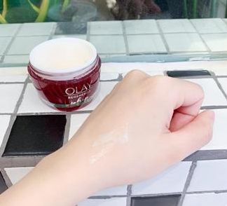 女油性皮肤护肤品10强（油性皮肤适合的护肤品）