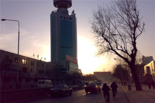 天津日报大厦灵异事件（两只狮子竟然会流下泪水）(1)_