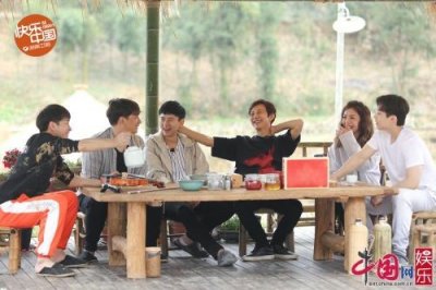 ​向往的生活第二期播出时间为何更改 金玟岐送歌给张杰孩子