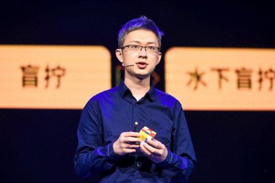 ​《最强大脑》贾立平：一手魔方破了世界纪录，走红后和妻子离婚