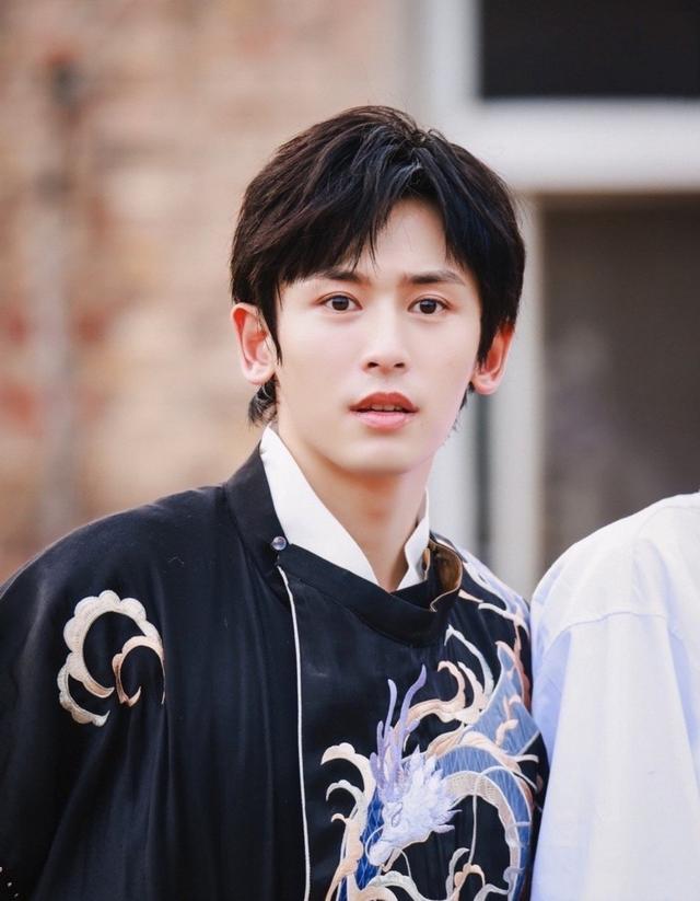 张哲瀚再次被点名封杀（张哲瀚再次被点名封杀）(5)