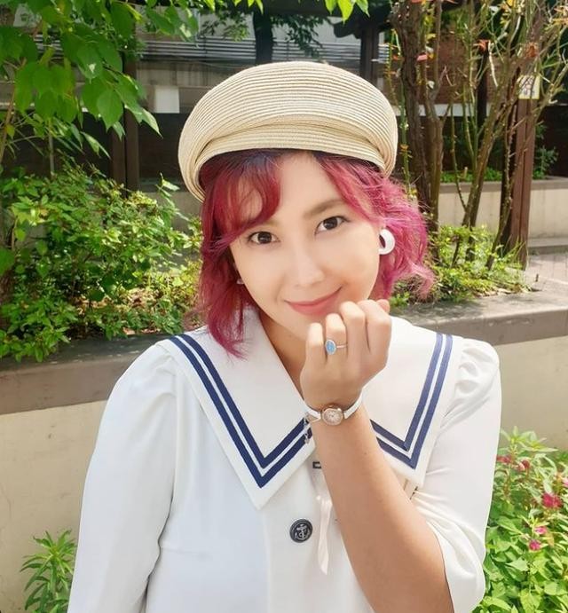 韩国女星松雨制作蛋糕售卖有霉菌（女星松雨此前涉嫌抄袭）