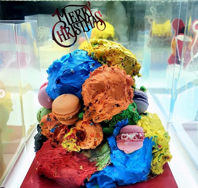 韩国女星松雨制作蛋糕售卖有霉菌（女星松雨此前涉嫌抄袭）