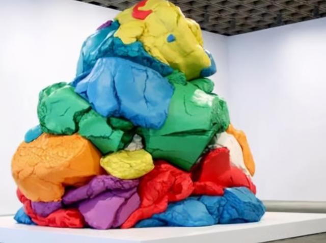 韩国女星松雨制作蛋糕售卖有霉菌（女星松雨此前涉嫌抄袭）