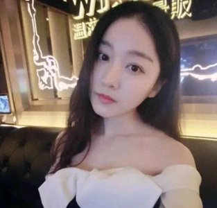 马龙妻子惊艳亮相,网友赞叹:怪不得龙哥拒绝了石纯佳纯