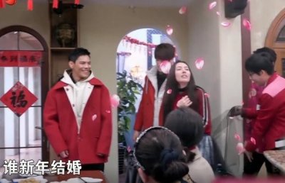 向佐现场叫郭碧婷“老婆”,看到郭碧婷的表情,网友:等官宣