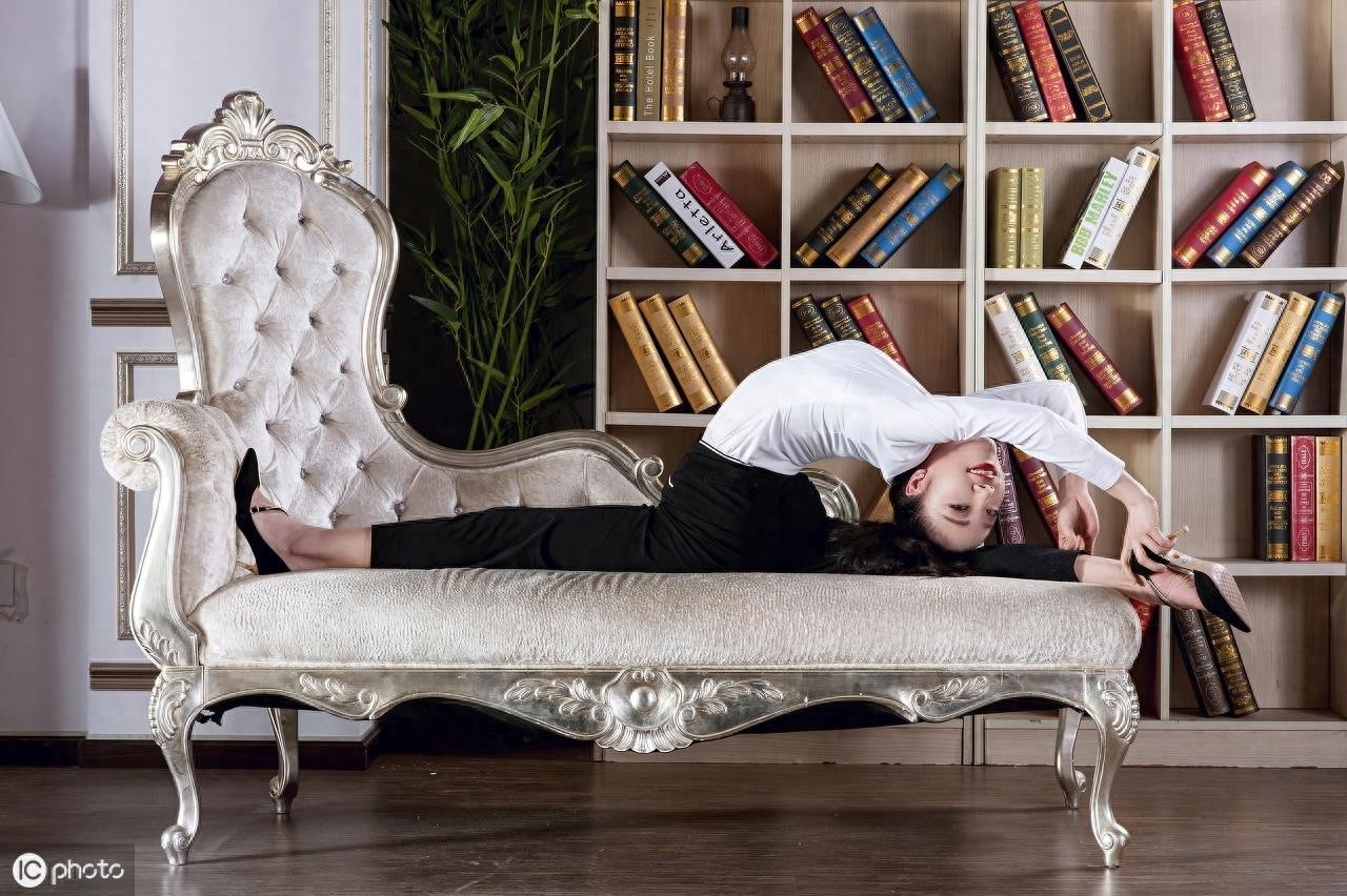 中国第一柔术女王——刘藤，在北京住处的生活照