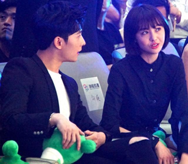 杨洋和郑爽，一个嘟嘴卖萌，一个宠溺的微笑，这画面真美！