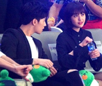 ​杨洋和郑爽，一个嘟嘴卖萌，一个宠溺的微笑，这画面真美！