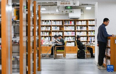 ​北京朝阳：图书馆变身文化客厅