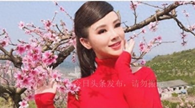 “盲人歌手”刘赛:成名时拒绝抛弃农村丈夫,如今丈夫成她的骄傲