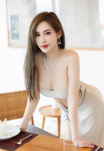 女神周妍希:完美傲人身材写真