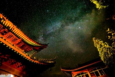 ​李白《夜宿山寺》：天上文星数百万，遇我诗仙亦低眉~