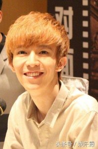 ​33岁郭敬明的父母近照曝光 他们一家子的身高很平均