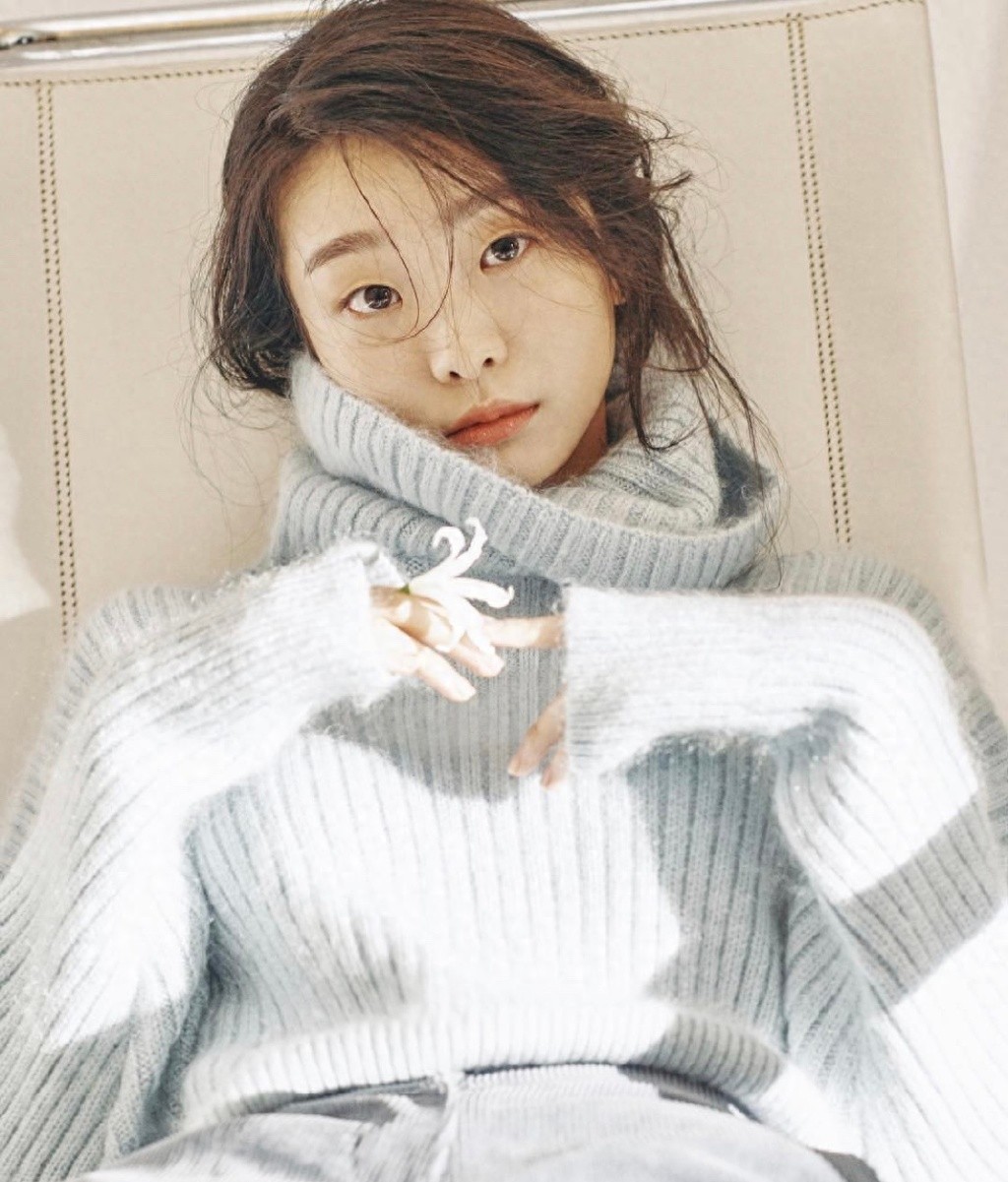 金多美慵懒居家写真图片