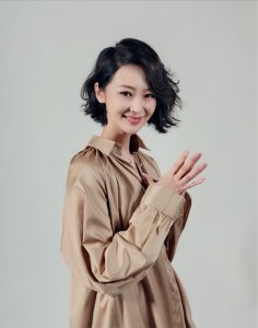 ​演员曲栅栅个人资料：嫁给落魄黄海波，40岁凭《狂飙》翻红