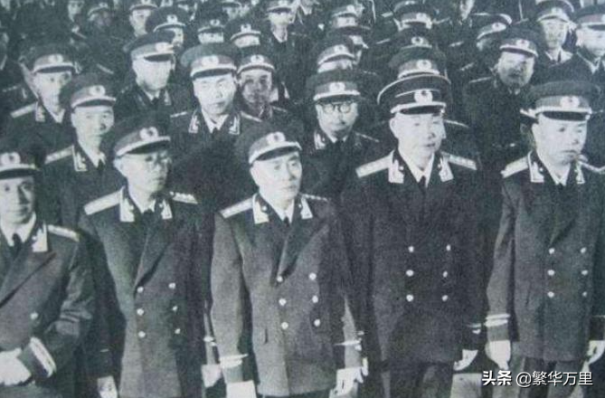 叶挺将军，1955年，如果仍然健在，会不会授予元帅军衔？