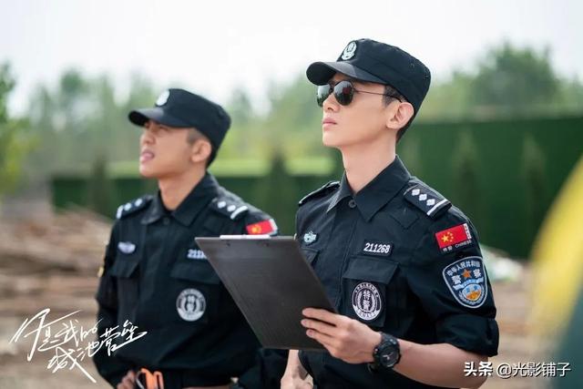 马思纯和白敬亭花絮（国产太阳的后裔评分8.1）(5)