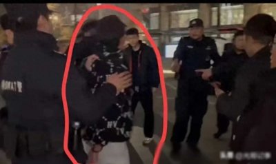 ​离大谱！男子打飞的到杭州实施抢劫，被抓时称有豁免权，警方通报