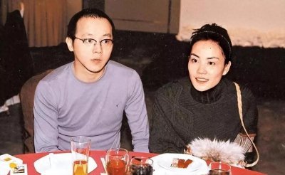 ​歌后王菲：有过2段婚姻后，最后还是觉得谢霆锋才是自己的真爱！