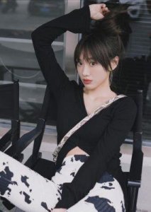 ​闫妮的女儿身份曝光，竟是知名演员邹元清！