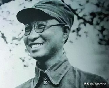 ​贺衷寒曾和陈赓齐名，为何两年间就拉开差距？蒋介石：他不如陈赓