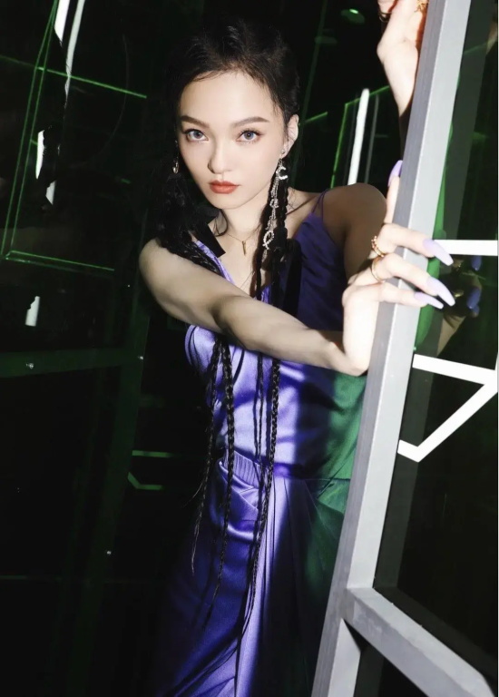 张韶涵的复古暗黑系写真合集曝光