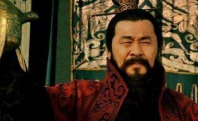 刘备自立为汉中王后,关羽为何推脱了刘备的封赏呢?