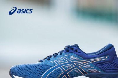 ​亚瑟士跑步鞋开车合适吗