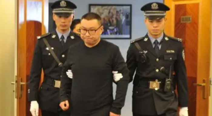 尹相杰简历，走到今天该怪谁呢？成于于文华，败于自己