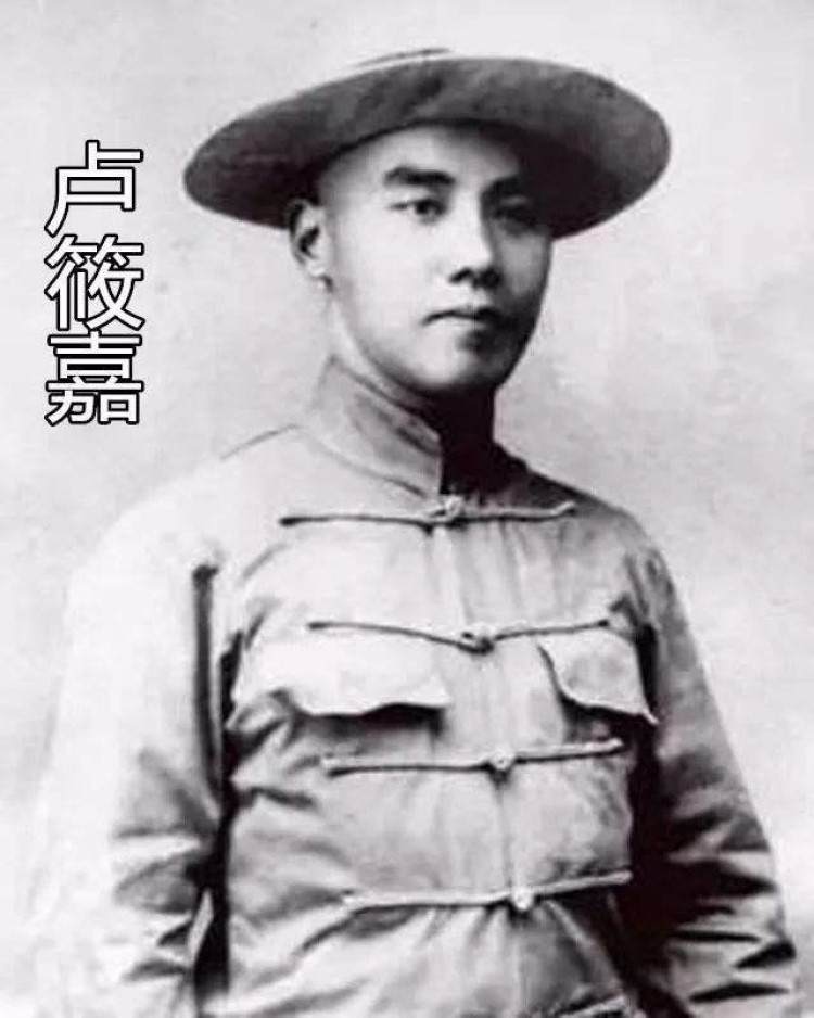 黄金荣：救过蒋介石，54岁被军阀儿子抽耳光，84岁扫大街晚景凄凉