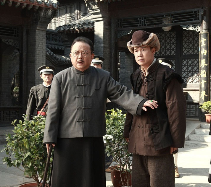 王刚与成方圆离婚21年：一个娶娇妻老年得子，一个一把二胡解忧愁