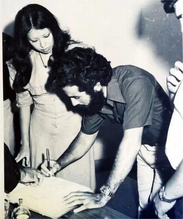 三毛简介及一生经历（荷西去世12年，三毛为何还要自缢？17年后遗书公布才知她的绝望）