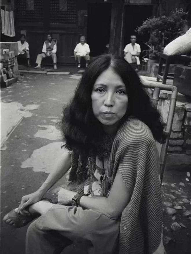 三毛简介及一生经历（荷西去世12年，三毛为何还要自缢？17年后遗书公布才知她的绝望）