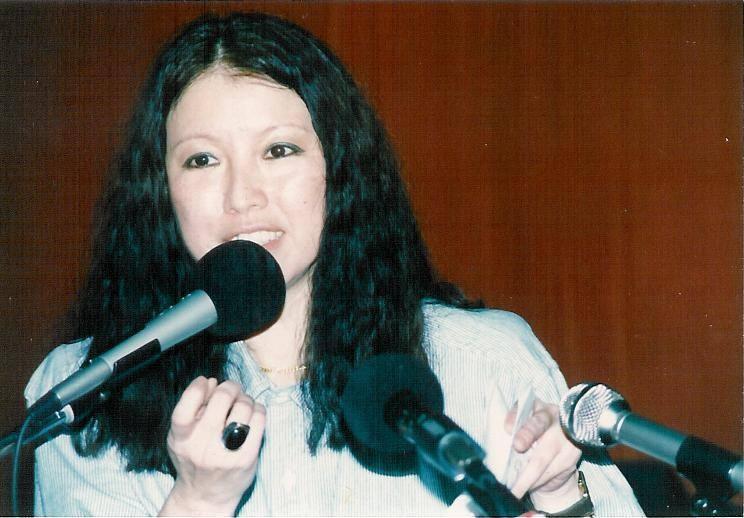 三毛简介及一生经历（荷西去世12年，三毛为何还要自缢？17年后遗书公布才知她的绝望）