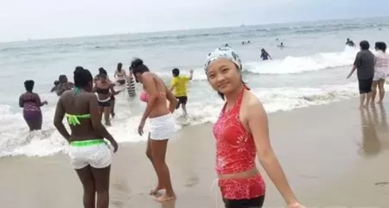 林妙可泳装照怎么回事（林妙可泳装照显胸部引起热议）