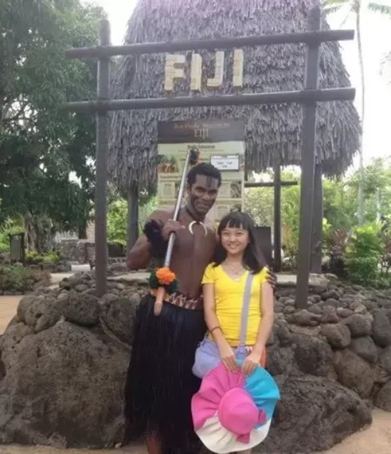 林妙可泳装照怎么回事（林妙可泳装照显胸部引起热议）